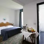 Jet Hotell 4*