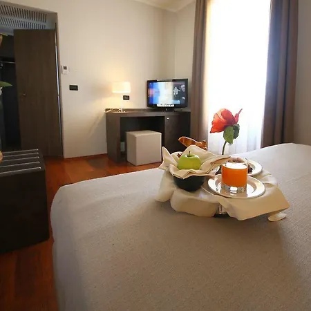 Jet Hotel 4*