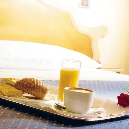 Jet Hotel